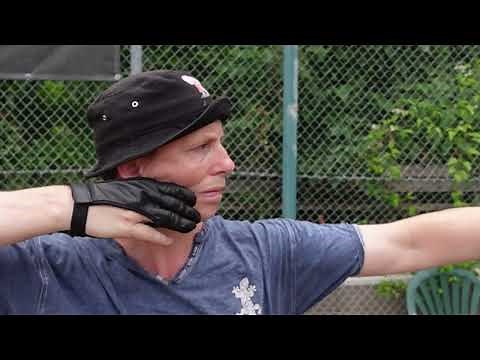 Slomo Video Bogenschießen, Blankbogen mit Pfeilauflage und Button,