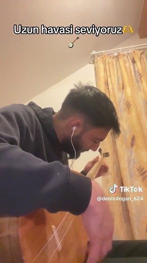 Traditional Turkish Saz Music: Uzun Hava Performance