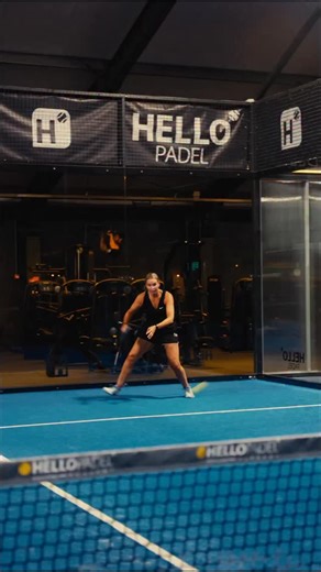 2.7K views · 5 comments | De lob is meer dan alleen een hoge bal! Eerst goed staan, dan lobben, daarna bewegen. Wie alles tegelijk probeert, raakt de controle kwijt.. Rust, focus en timing, dát maakt je lob dodelijk effectief!  Beter worden in padel? Ga naar hellopadel.nl en start met lessen die echt verschil maken!  | Padel Academy | Facebook