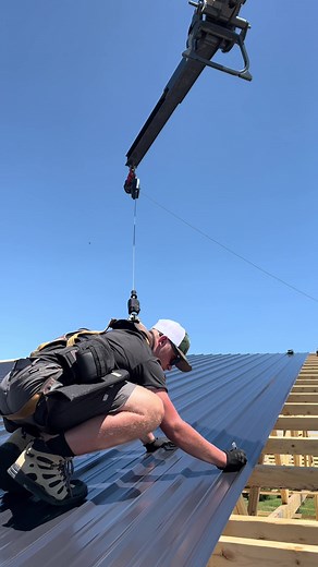 The Magni is the best fall protection mount I’ve used! Thoughts? #ceoofconstruction #fallprotection #safety #roofing #magni