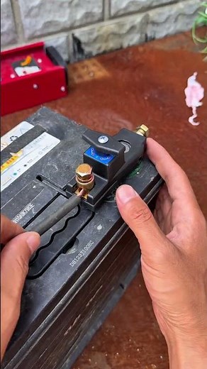 Simple and easy to use battery switch