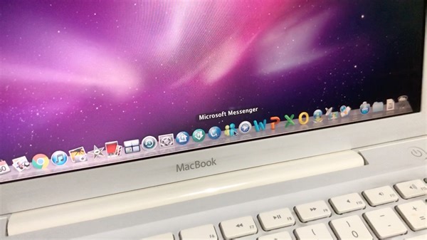 经典苹果小白本MacBook A1181-天呐！居然已经14年了，品质不得不说真的是很好，屏幕色彩还原到现在还是很准，这种情怀没用过的很难理解