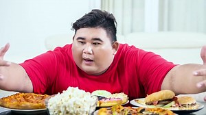 6 Warning Signs That You Have An Eating Disorder