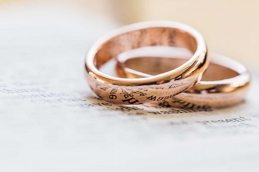 10 Beautiful Silicone Wedding Rings That Look Like Metal
