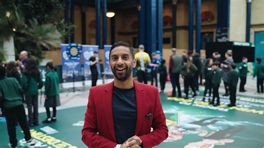 Earlier this week, Scott Williams joined students from Tudor Primary School in Finchley for a session of Bullseye Maths at Alexandra Palace! 🔢 For more information, visit PDC.tv/maths | Professional Darts Corporation
