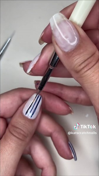 New York Yankees Nail Art: A Perfect NYC Mani