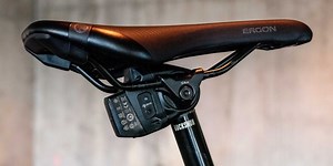 Simplify Your Bike With the Wireless RockShox Reverb AXS Dropper