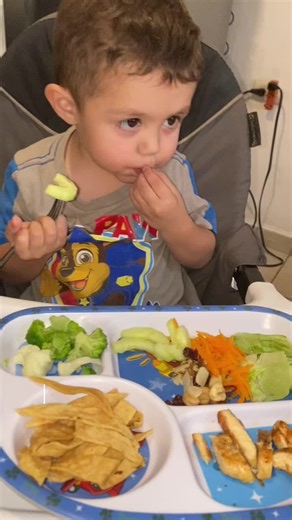 Un baby buenisimo para comer😍#babyboy #comelon #comiendo #niñocomiendo #2años