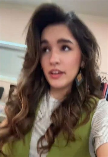 WHY DOES IT HAVE TO BE SO CONPLICATED !?!😭#relatablegirl #fyp #girltok #maincharacterenergy #romanticizingmylife