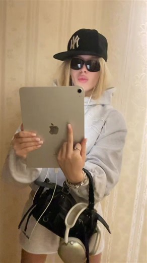 Відео користувача lizzitak (@lizzitak7) на тему «keyboard for ipad»