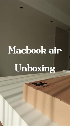 Unboxing the New MacBook Air M4: Features & First Impressions