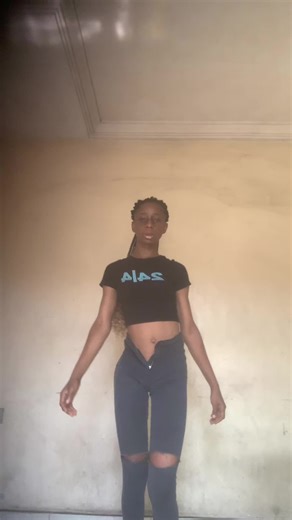 Lizzy Curtis: Dance Moments and Fashion Highlights