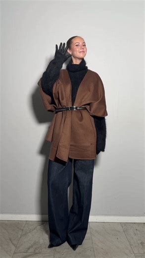 ARKIVET SECOND HAND on Instagram: "Lovisa visar upp en härlig lager på lager-look🤎 ARKIVET Vasastan, Stockholm Stickat: Soft Goat, S, 1895:- Poncho: NA-KD, OS, 350:- Skärp: 125:- Handskar: 125:- Jeans: Massimo Dutti, 34, 450:- Stövlett: Mango, 37, 225:- #arkivet #arkivetsecondhand #softgoatcashmere #massimodutti"