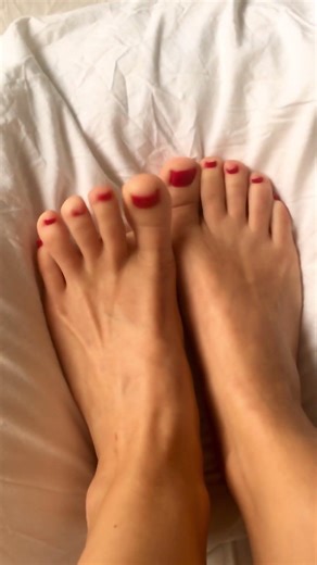 Soft Soles Cute German Feet @AnnabellAnders #feet #socksaddict