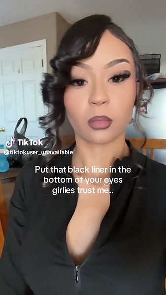How to Apply Black Liner Under Your Eyes