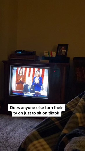 Me. #CorollaCrossStep #stateofthenation #oldschool #zenith #foryoupage #fypシ #tv #biden #tiktok #vintage #phone #stateofthenation #biden #trend @CNN