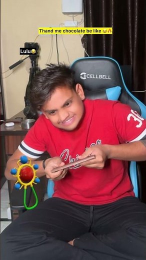 Thand me chocolate be like 😂🔥| Indian family #shorts #indian #chaman #relatable #chotabhai #comedy