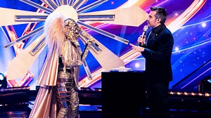 En el séptimo programa descubrimos la identidad de Leona y el platillo que presentó fue una pista importante 😋👀 ¿#QuiénEsLaMáscara? #LeonaEs | ¿Quién es la Máscara?