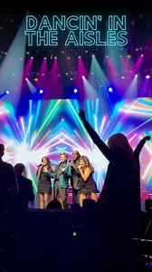 It’s hard to stay in your seat once MANILOW hits the stage! 🕺 | Barry Manilow