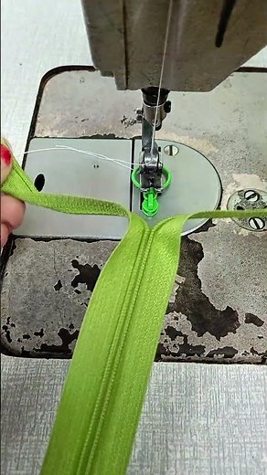 Install a Zipper Slider in Seconds – No Hassle! #easysewing #sewing #shorts #diy #homemaintenance