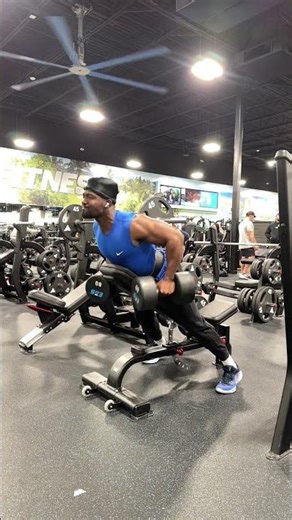 If your back muscles aren’t growing do this incline back row workout instead