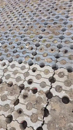 Mike Koopman on Instagram: "Just awesome 🔴⚫️💪🏻🤙🏻 . . . #rototilt⚫️🔴 #rototiltbenelux #volvoexcavators #dutch_machine_operator #infrastructure"