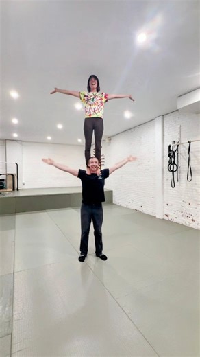 Let's Do Some Acro! Classes Every Day at Warrior Bridge in NYC Plus Sunday Jams... Plus - Free Class on Jan 1! Intro to Partner Acro. Foundations Drills Whips Pops Inversions Balance No partner needed - we work together in class. See you soon! Featured teacher @lizasouras Catch her class on Wednesday Evenings! #acro #partneracro #acroyoga #acrobaticarts #acroflow acrolove acroflow acroyogafun icarian icariangames inversion headstand gymnasticslife | Warrior Bridge