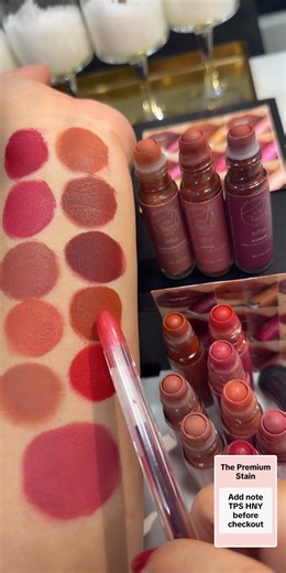 Explore Premium Stain Options in Matte and Gel