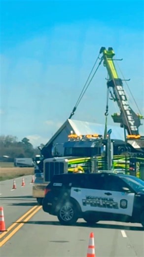 Crazy Tow Truck Recovery! Flipped Box Truck Back Upright