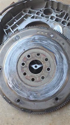 Si pone una turbina billet y no cambia el flawheel por unos heavy dutty o billet tenga por seguro que tendrá este desastre compartan los videos raza y no olviden seguir la página | Robles Auto Repair Cummins