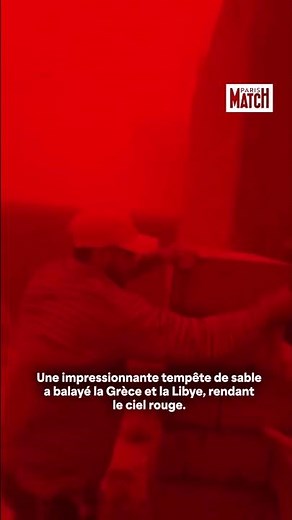 Un ciel rouge spectaculaire : une tempête de sable traverse la Grèce et Libye !