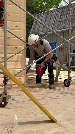 Wall raising - TIMBER BLOCK | Mike Holmes Jr