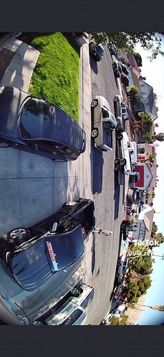 A slight mishap occurred 🤣🤣 #duramax #lbz #diesel #chevy #silverado #2500hd #slammed #fyp #quadrasteer #towpig