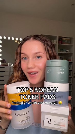 iona francis on Instagram: "Top 5 Korean toner pads for each skin concern! 🤑 Do you have a fave toner pad? 1. @medicube_global_official zero pore pad 2. @anua_global 77 heartleaf clear pads 3. @celimax.global pore + dark spot brightening pads 4. @biodance_global cera-nol gel toner pads 5. @numbuzin_official 5+ vitamin- niacinamide concentrated pads #koreanskincare #tonerpads #blackheads #cloggedpores #kbeauty #koreanbeauty #skincare #toner #darkspots"