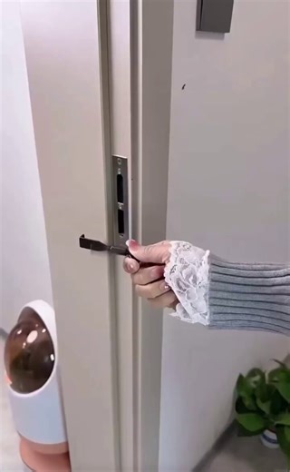 Hotel Door Lock for Travel Security