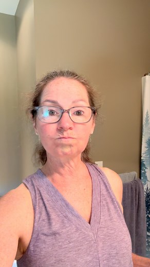 Making your own herbal mouth rinse is both easy and effective. It’s just knowing what herbs to use for which condition you’re trying to address. The best part is that it tastes so good, that after swishing, you can just swallow and get the goodness all the way down! 💪🏻 #herbalist #dentalhygienist #oralhealth #dentalhygiene #naturalhealing #womenshealth #holistichealth #herbaltea | Herbal Hygienist