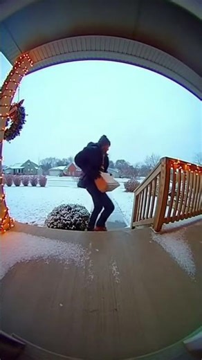 Viral Ring Camera Video Catches Thief 📸 #PorchPiratePaintBomb #PorchPirateKarma