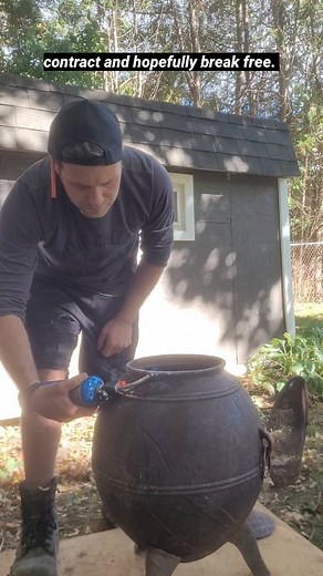 How to remove a rusted screw / bolt. #rustremover #rustrepairs #rustremoval #hometips #homeownership #mechaniclife #mechanic #mechanicwork #diyprojects #diyhomeprojects #diyproject #tooltricks #toolsofthetrade #handymanlife #handymanservices | Meyers.makes
