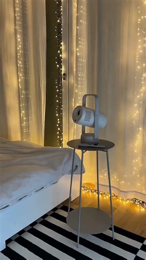 Máy chiếu XGIMI Vibe One thiết kế để xem phim, chiếu trần, camping hoặc giải trí linh hoạt.