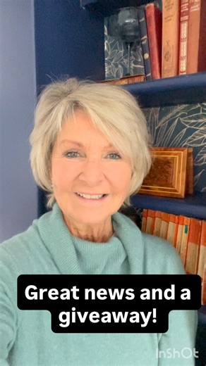 I know! A giveaway! 😃 I’ve not done this for a while,but what a great way to introduce you to a brand new range of outerwear designed by my niece Clare! Clare lives in Sydney Australia, with her husband and two little girls and @wovien_ is her first foray into the world of fashion. She’s got a really keen eye for design and quality and she’s created a fabulous quilted jacket in four different colours that I’m gifting as a giveaway!! 😃 If you watch this post to the end you’ll see all the style,