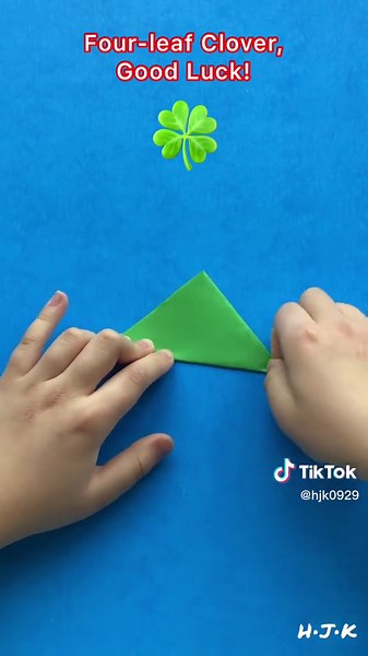 How to Make a Four Leaf Clover with Paper - Origami Tutorial