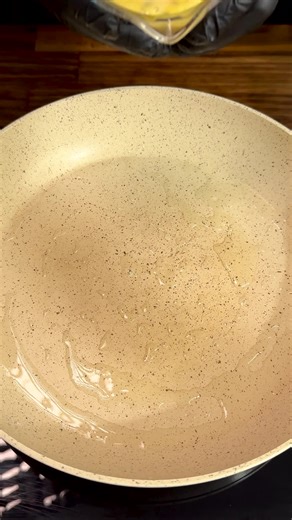 فيديوهات أنشأها Cooking With Asmr (@cookingwithasmar) باستخدام original sound - Cooking With Asmr