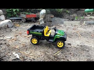 John Deere Gator XUV 855D remote controled by Bruder Spielwaren