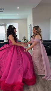 Quince ✨✨ Makeup&hair @makeup__by__arii Dress @moda2000inc #peinadisima #peinadistosfaciles✨❤️ #Quinceanera #Hairtutorial #hairideas | Ariadna’s Makeup Artist