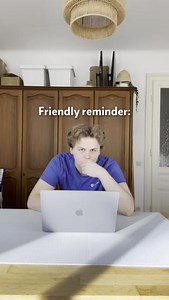 Kein Tisch, kein Problem! 🤷 Refurbed Laptops kannst du überall verwenden: im Park, im Zug oder auch in deinem Lieblingskaffee. Tisch ist dabei optional. 🤓📚💻☕ Hol dir deinen perfekten refurbed Laptop fürs Studium: https://ow.ly/CSeS50PHM1p | refurbed