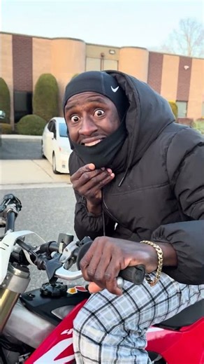 Jean carlo MTB conduce Una ￼CRF450 en Nueva York ￼￼sigan viendo 😱