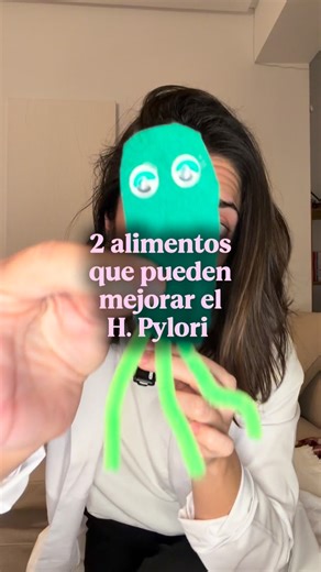 Dra Sara Marin Berbell on Instagram: "¿Y tú lo has sufrido? ¿Qué síntomas tenías? Te leo!!!! 🍋🍋🍋 si te gustan mis bichitos dame un corazoncico ❤️ Busca probióticos con estas dos cepas: - Lactobacillus rhamnosus GG Ayuda a reducir la carga de H. pylori y disminuye los efectos secundarios del tratamiento antibiótico. - Saccharomyces boulardii Mejora la erradicación, protege la mucosa gástrica y reduce diarrea y molestias digestivas durante el tratamiento. 🫐 Arándano rojo Contiene proantocianid