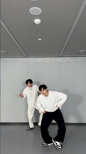 When you’re sinking I’m 🎣 #StrayKids #스트레이키즈 #방찬 #BangChan #아이엔 #I_N #合 #HOP #WalkinOnWater