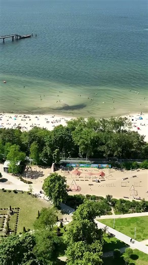 Międzyzdroje beach life: Drone over summer fun!