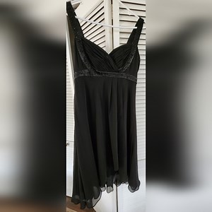 Beautiful formal beaded fully lines summer party dress in like new condition